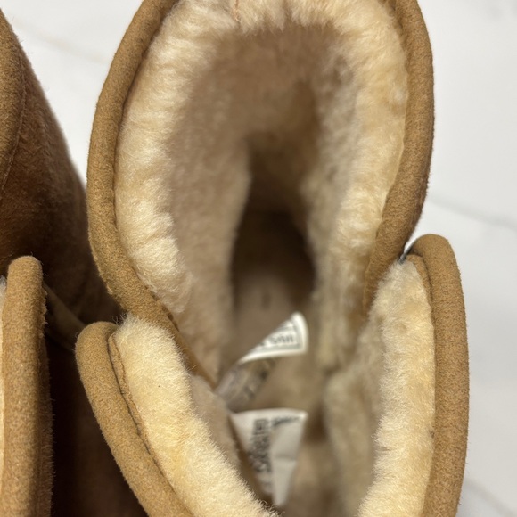 UGG classic ankle fur Women's Suede Boots in Chestnut - Picture 7 of 14